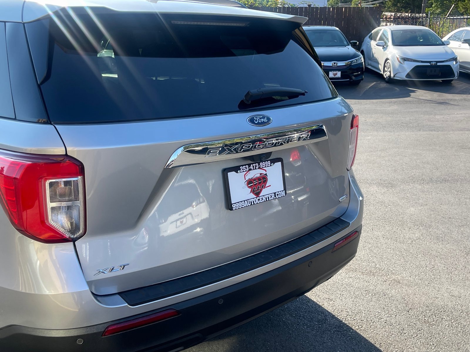 Used 2020 Ford Explorer XLT image 6