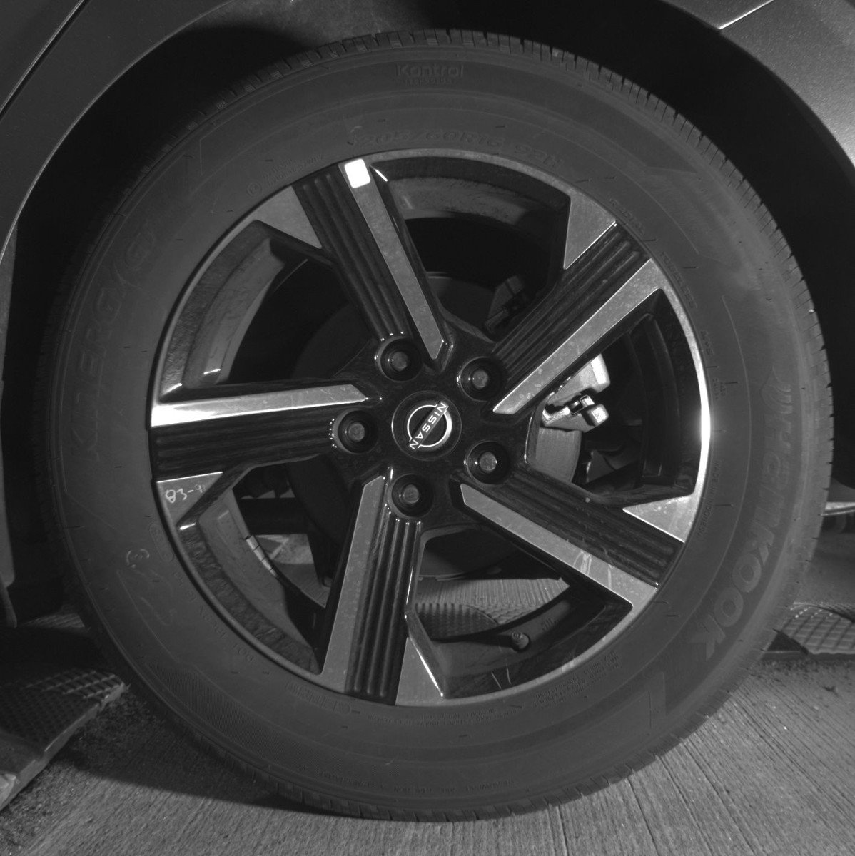 Used 2025 Nissan Sentra SV FWD image 14