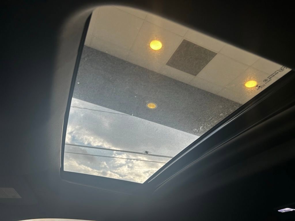 Used 2021 GMC Sierra 1500 SLT image 18