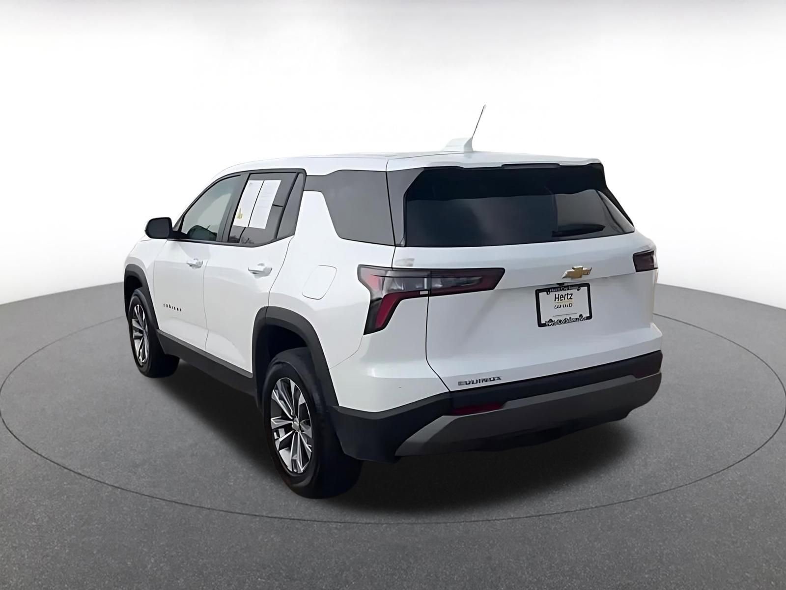Used 2025 Chevrolet Equinox LT FWD image 11