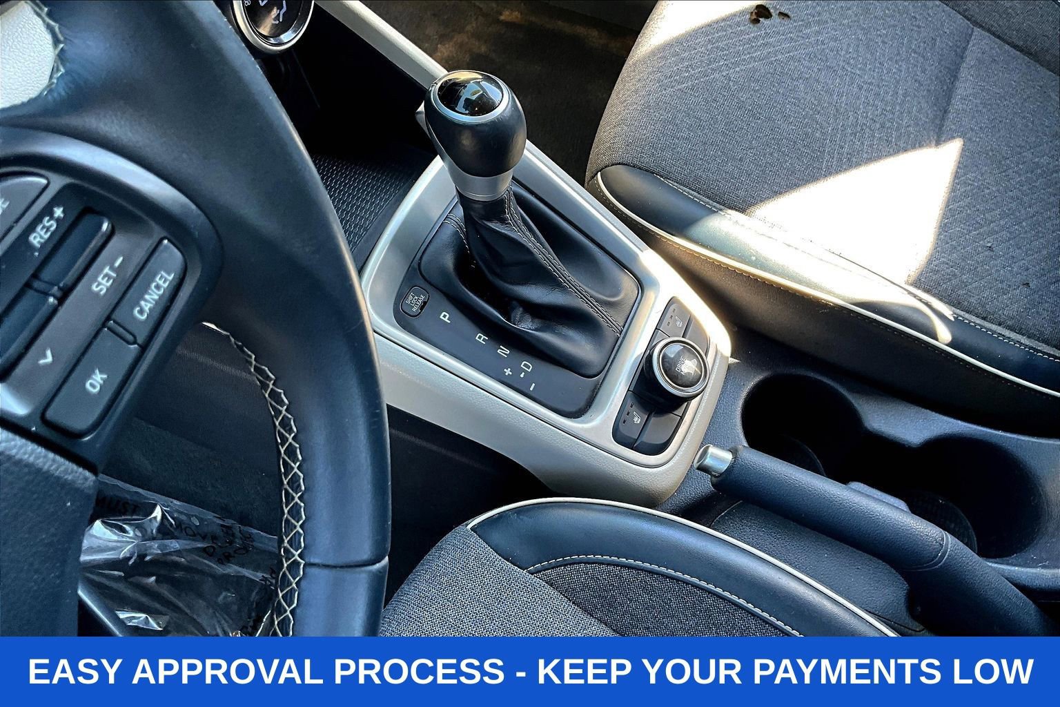Used 2022 Hyundai Venue Limited FWD image 21