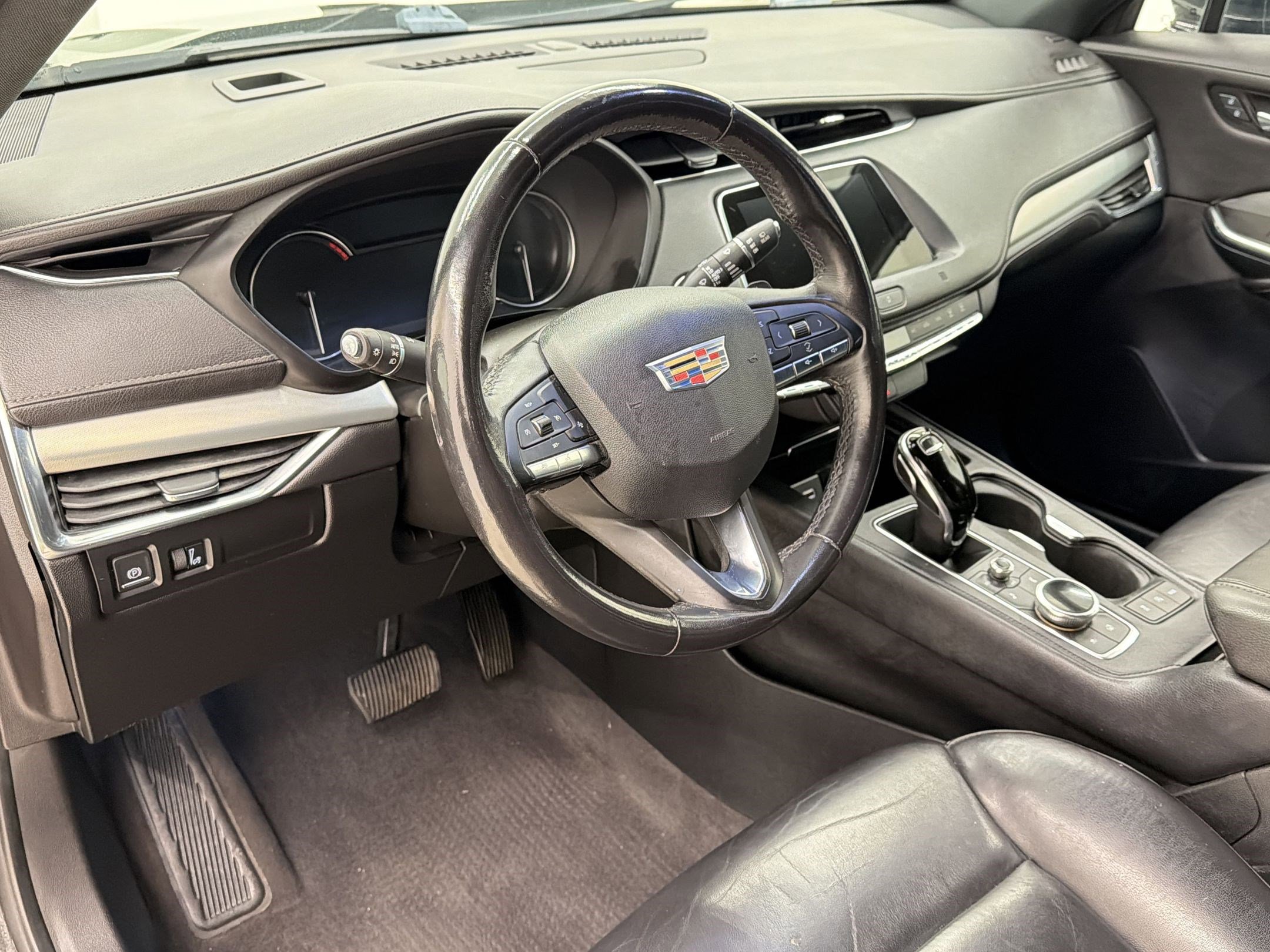 Used 2020 Cadillac XT4 Premium Luxury image 4