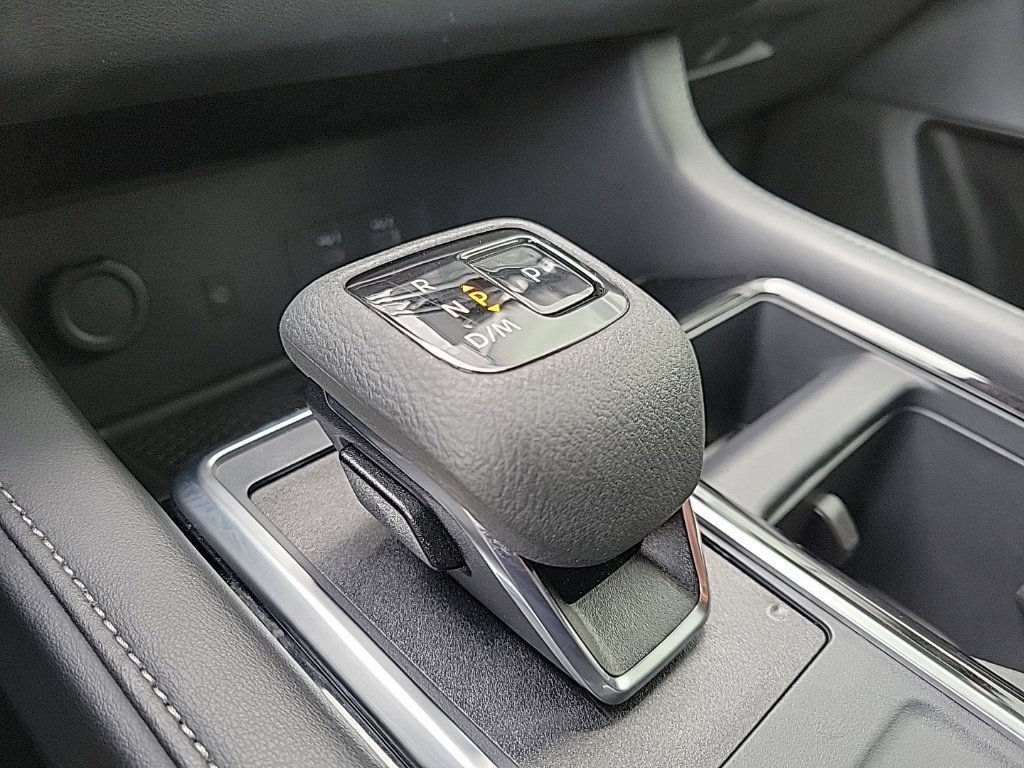 Used 2025 Nissan Pathfinder SL AWD/4WD image 30