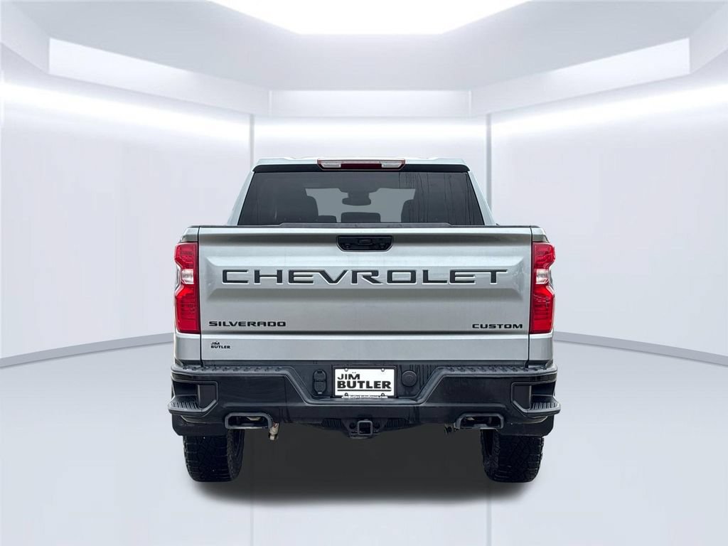 Used 2025 Chevrolet Silverado 1500 Custom Trail Boss w/ Dark Appearance Package AWD/4WD image 6