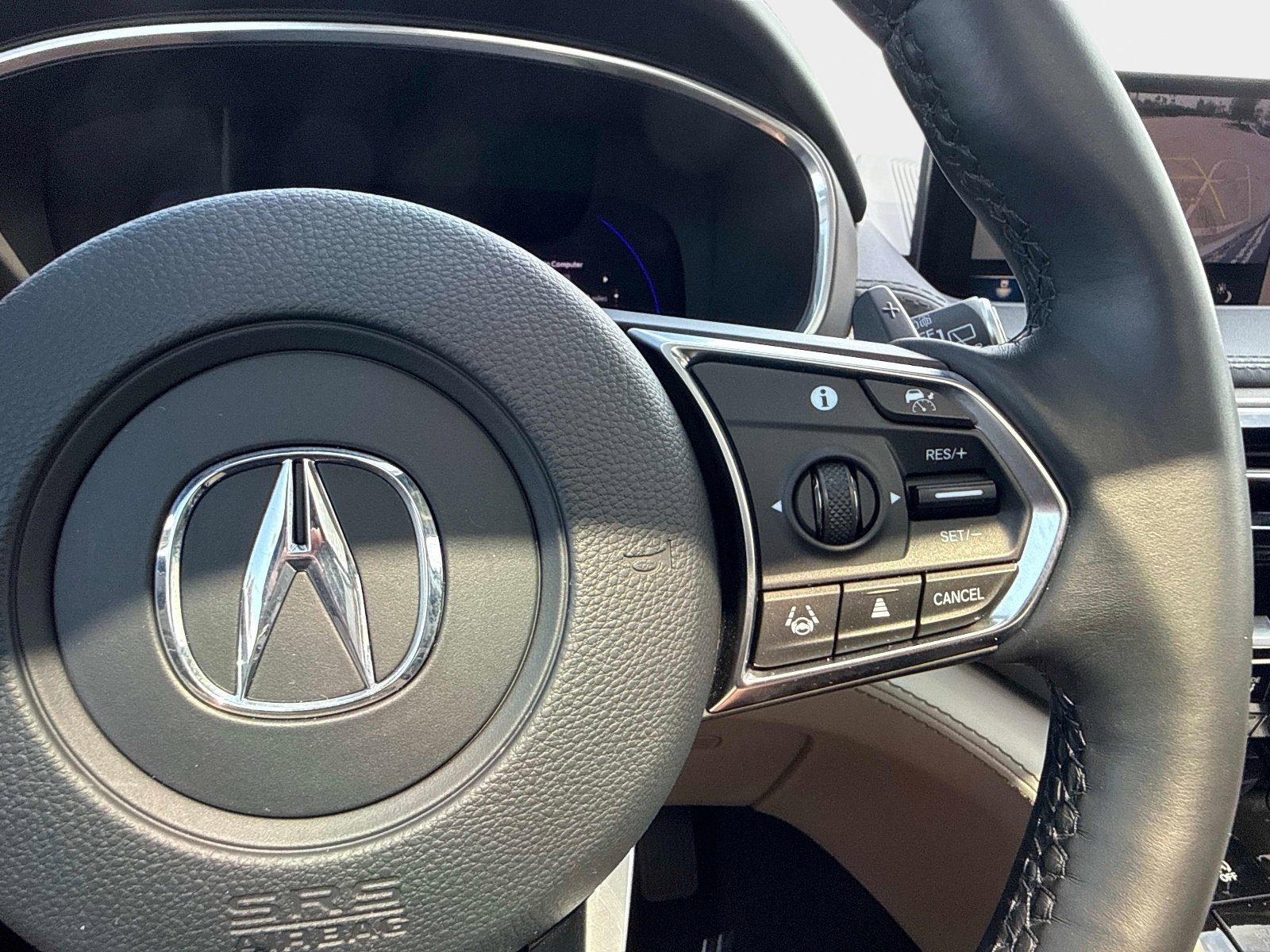 Used 2023 Acura MDX SH-AWD w/ Advance Package image 29