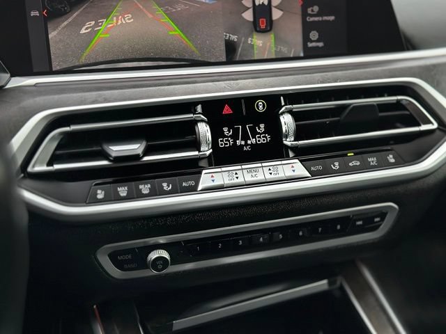 Used 2022 BMW X7 xDrive40i w/ M Sport Package AWD/4WD image 15