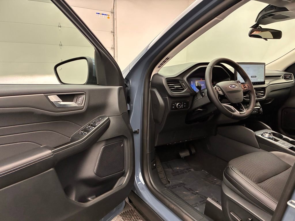 New 2026 Ford Escape SE image 17