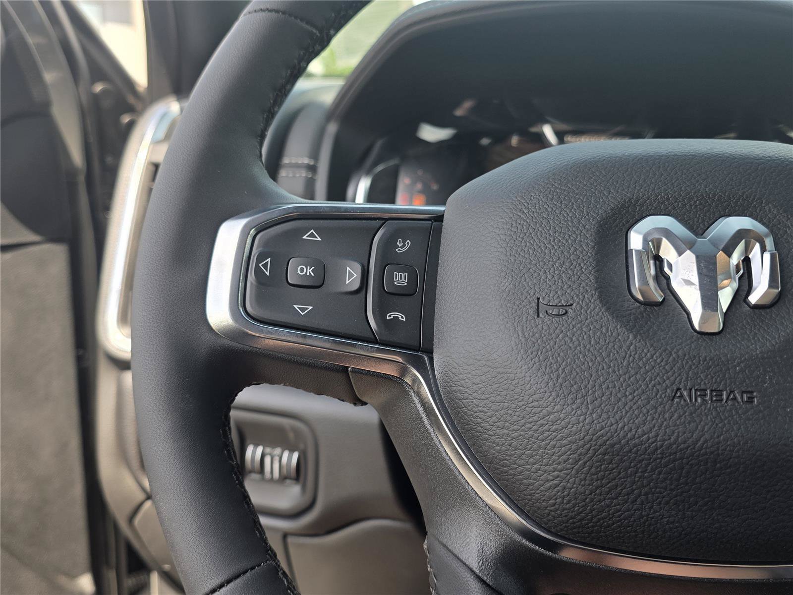 New 2026 RAM 2500 Laramie AWD/4WD image 24