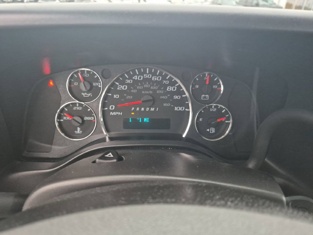 Used 2025 Chevrolet Express 2500 RWD image 18
