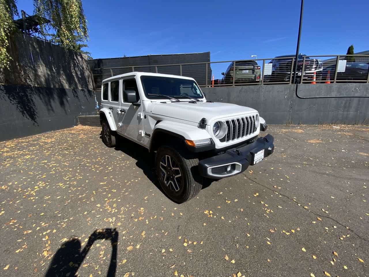 Used 2025 Jeep Wrangler Unlimited Sahara AWD/4WD image 8