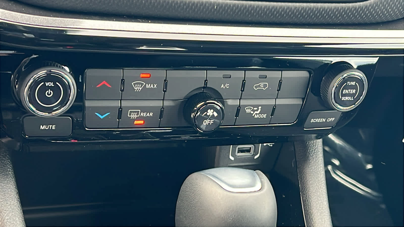 New 2026 Jeep Compass Latitude image 14