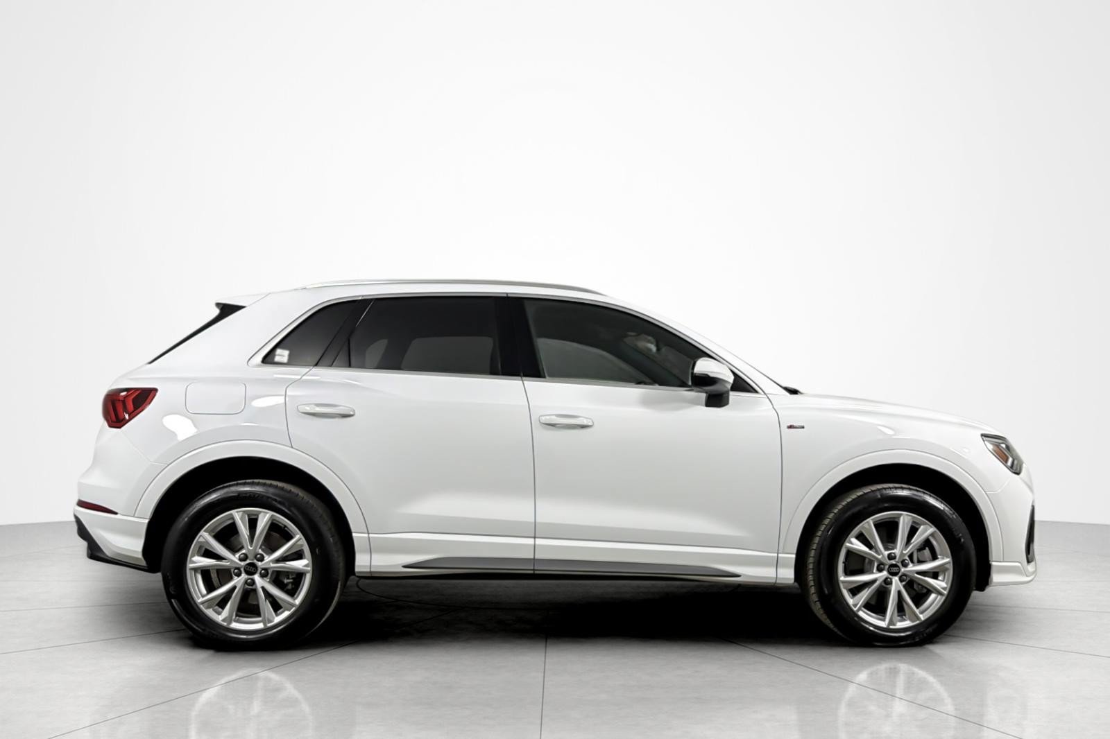 Used 2025 Audi Q3 2.0T Premium w/ Convenience Package AWD/4WD image 6