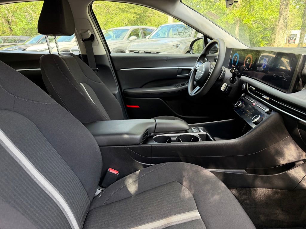 Used 2025 Hyundai Sonata SEL FWD image 9
