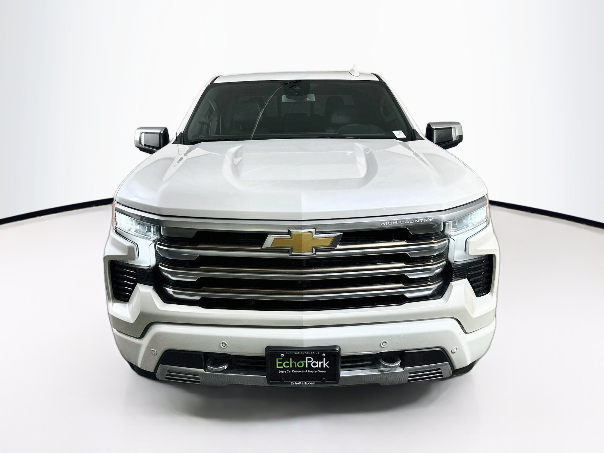 Used 2022 Chevrolet Silverado 1500 High Country w/ High Country Premium Package AWD/4WD image 2