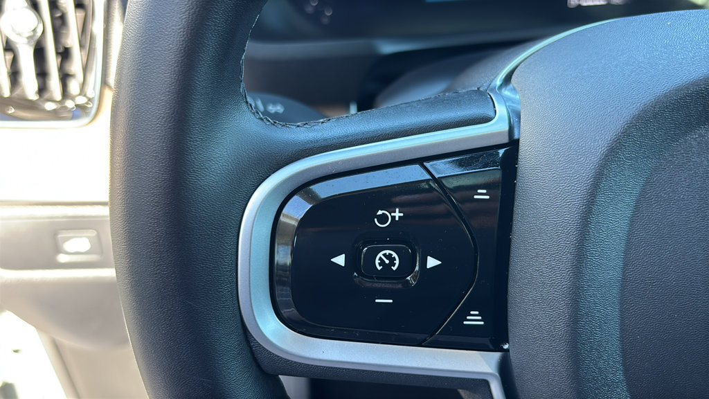 Certified 2026 Volvo XC90 B6 Plus AWD/4WD image 18
