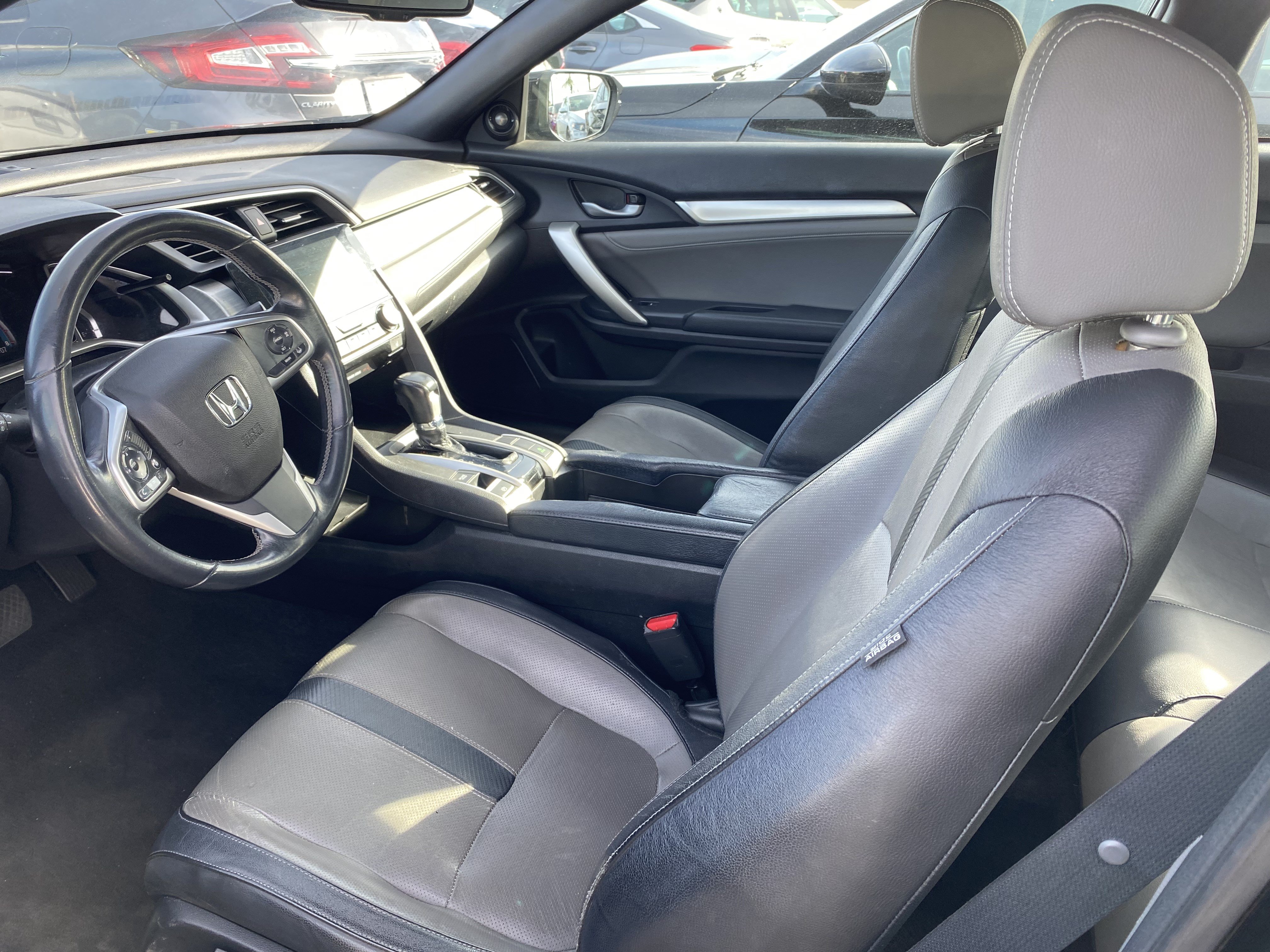 Used 2018 Honda Civic Touring image 9