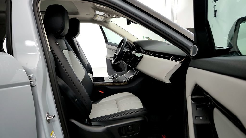 Used 2024 Land Rover Range Rover Evoque Dynamic SE AWD/4WD image 16