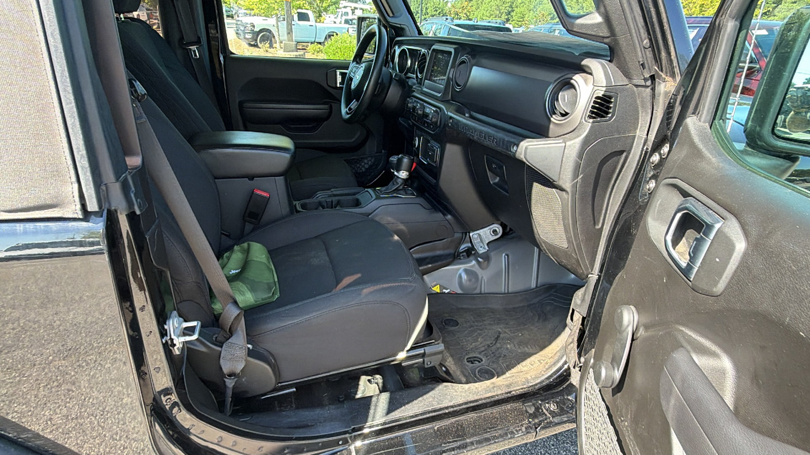 Used 2023 Jeep Wrangler Sport AWD/4WD image 19