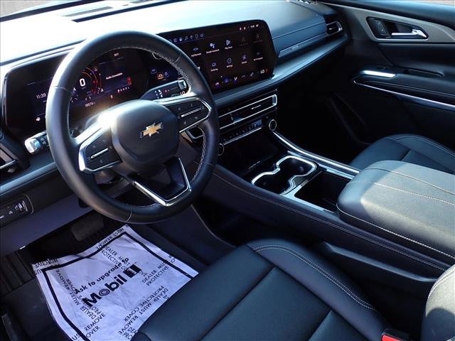 Used 2025 Chevrolet Traverse LT w/ Driver Confidence Package AWD/4WD image 12