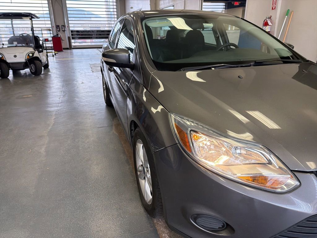 Used 2014 Ford Focus SE w/ SE Winter Package image 8