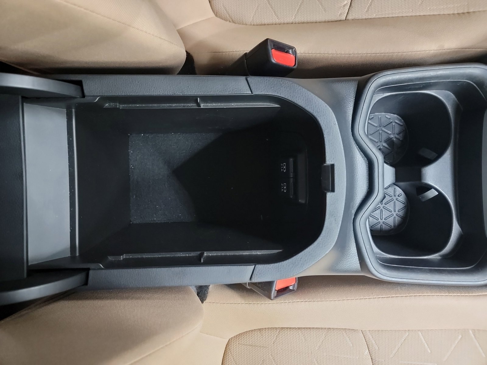 Used 2020 Toyota RAV4 XLE image 29