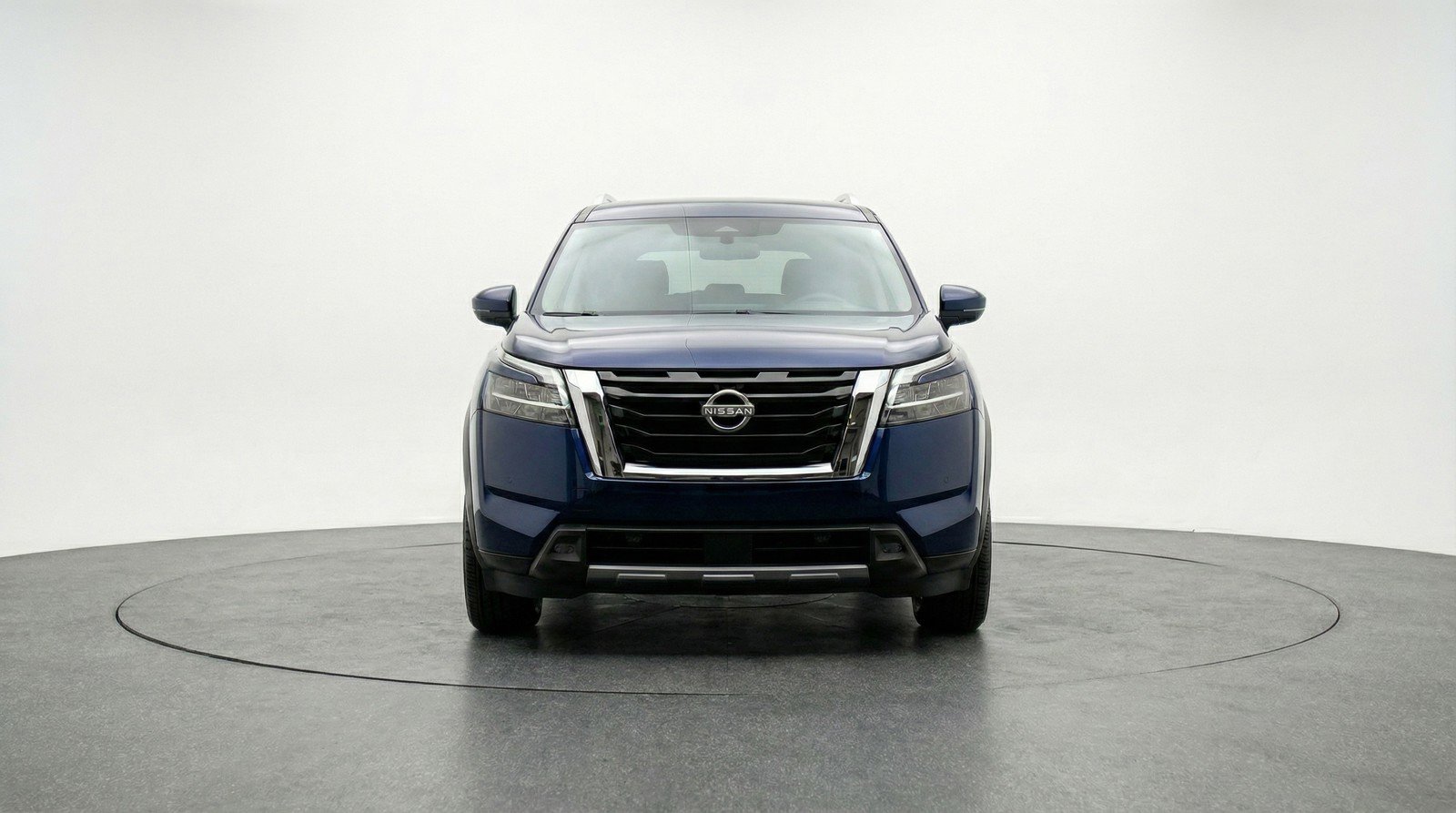 Used 2025 Nissan Pathfinder SV image 2