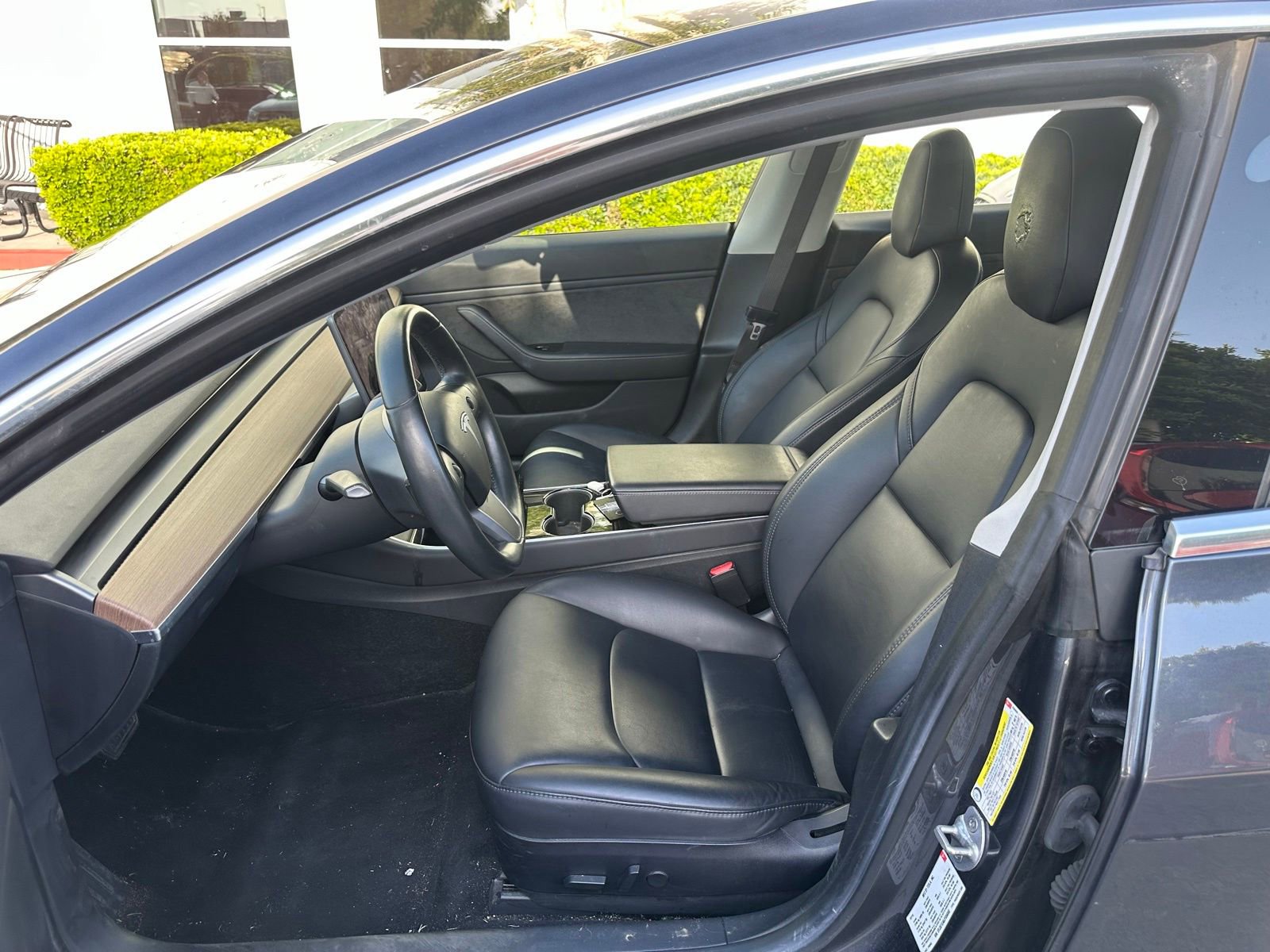 Used 2018 Tesla Model 3 Long Range RWD image 2