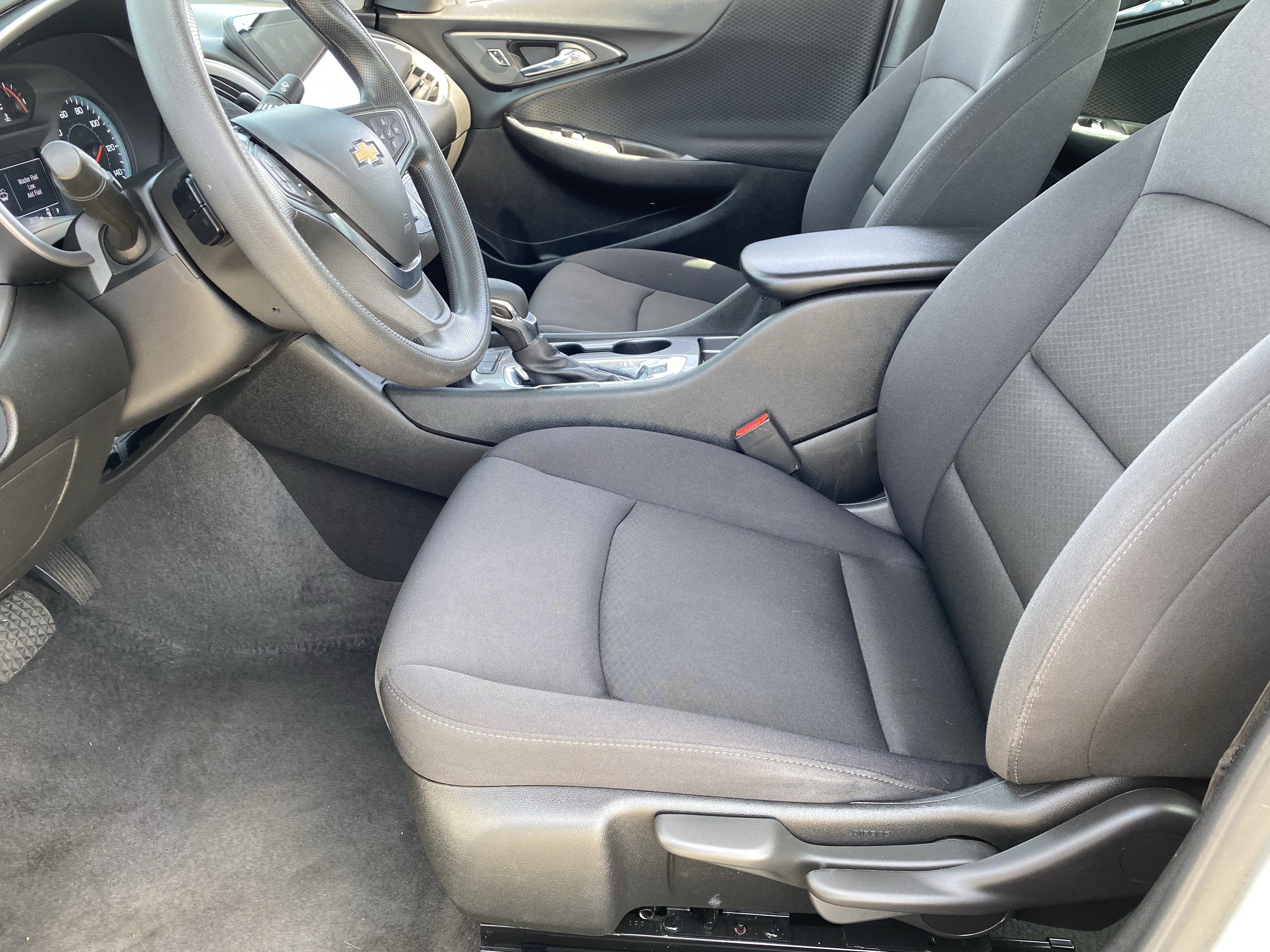 Used 2025 Chevrolet Malibu LS FWD image 17
