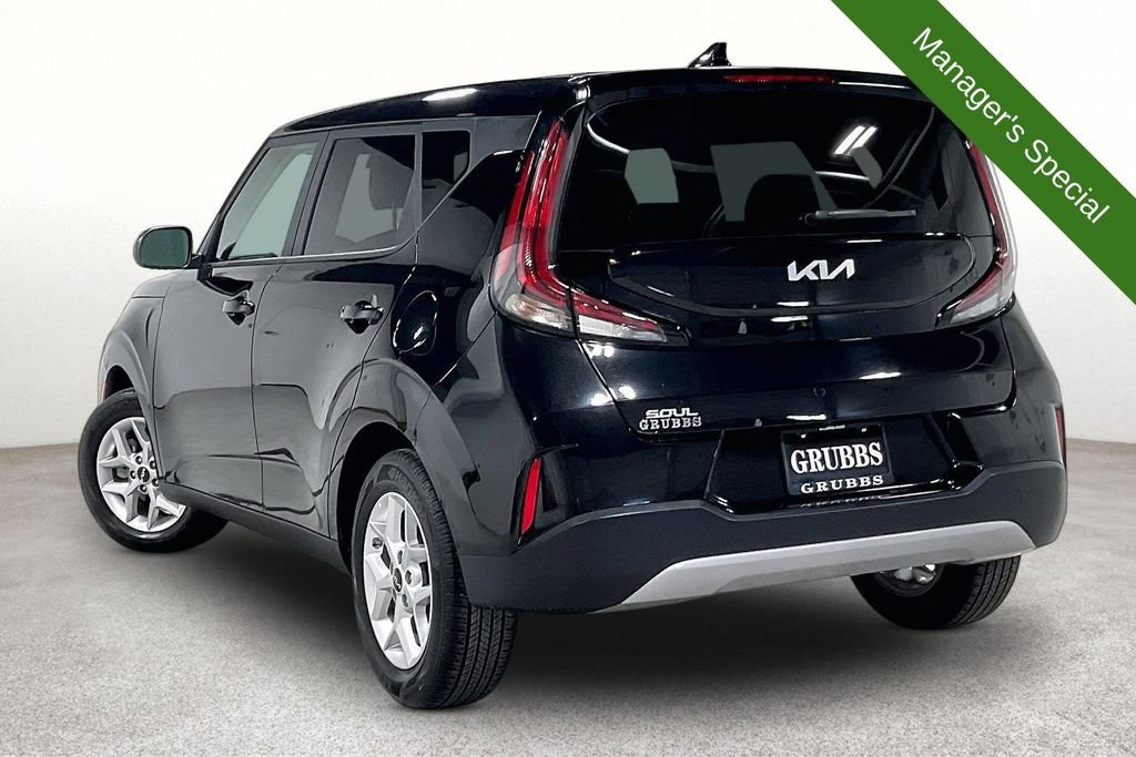 Used 2025 Kia Soul LX w/ LX Technology Package FWD image 15