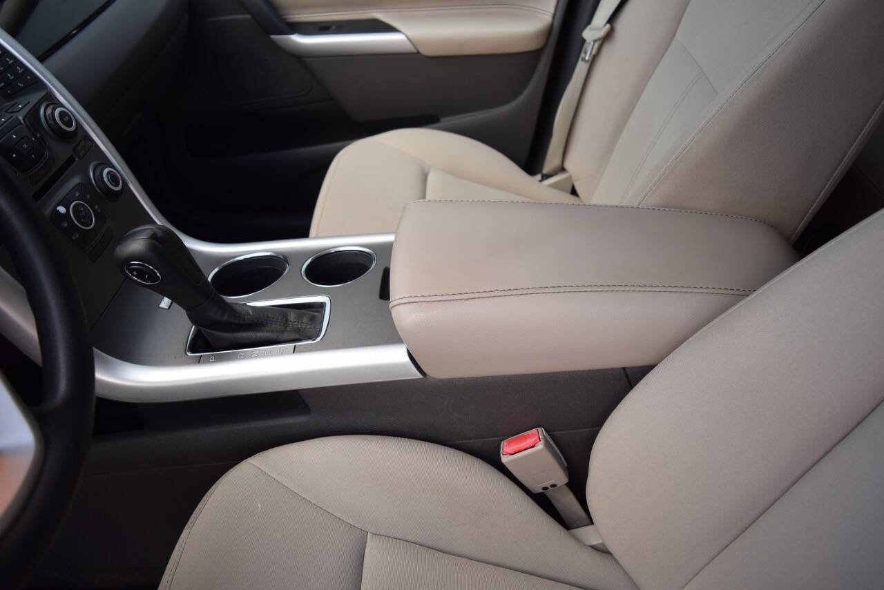 Used 2013 Ford Edge SE image 23