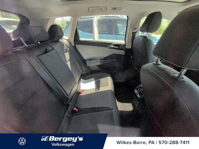 Used 2024 Volkswagen Taos SE AWD/4WD image 8