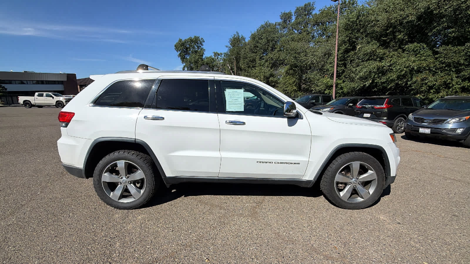Used 2014 Jeep Grand Cherokee Limited w/ Trailer Tow Group IV AWD/4WD image 4