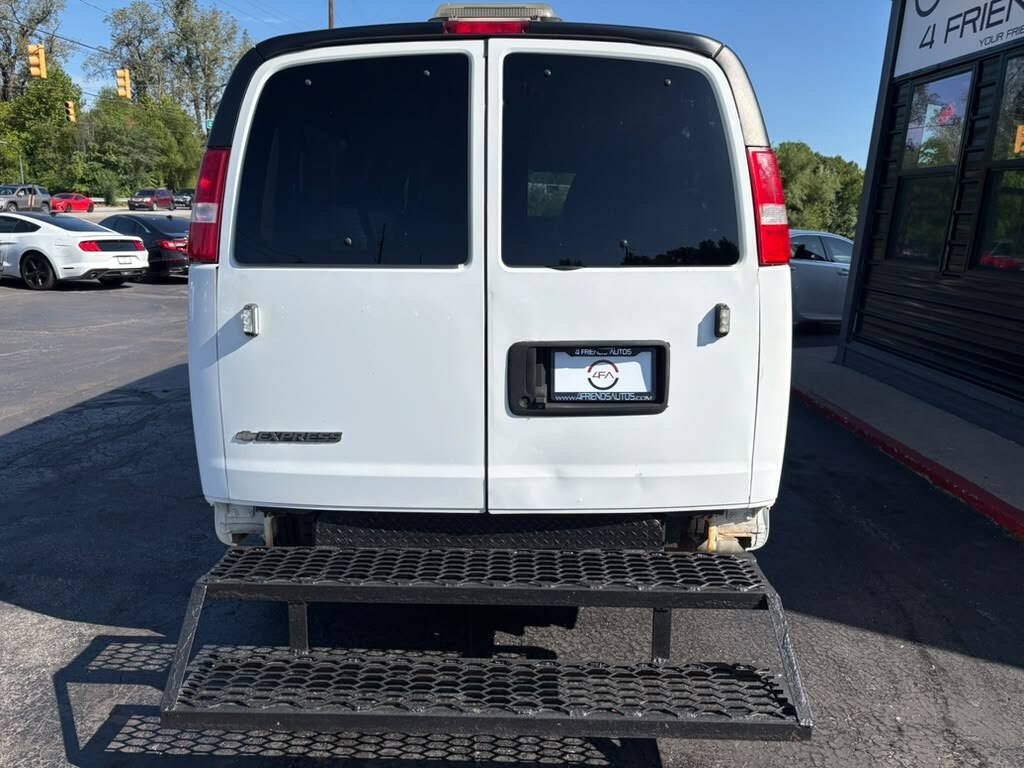 Used 2017 Chevrolet Express 3500 LT w/ LT Preferred Equipment Group RWD image 6