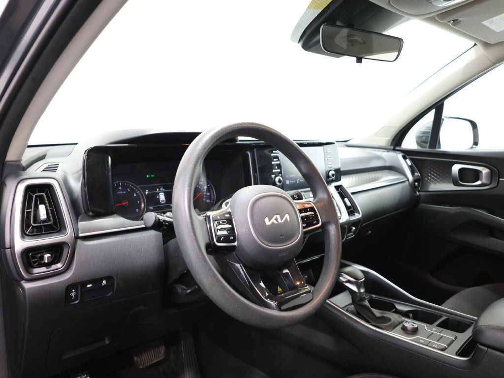 Used 2022 Kia Sorento LX FWD image 15