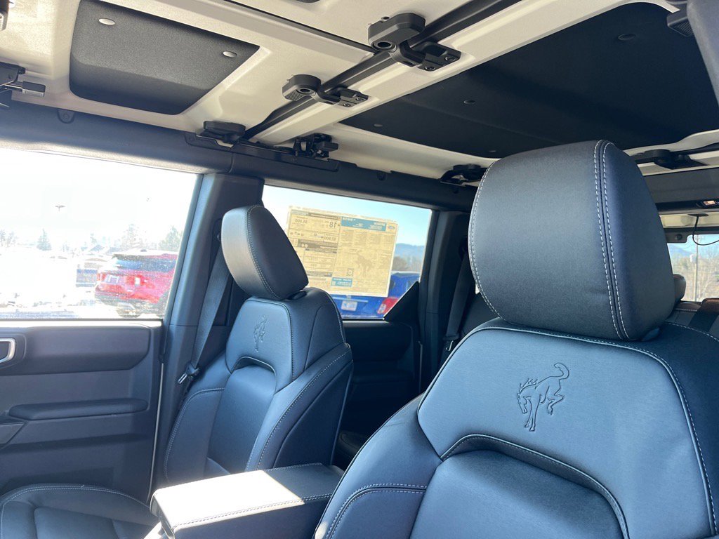 New 2025 Ford Bronco Badlands w/ Sasquatch Package AWD/4WD image 8