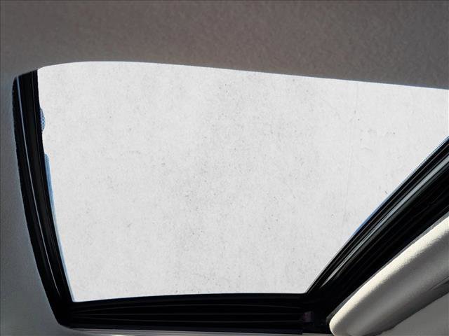 Used 2025 Toyota Corolla Cross XLE w/ Convenience Package image 15