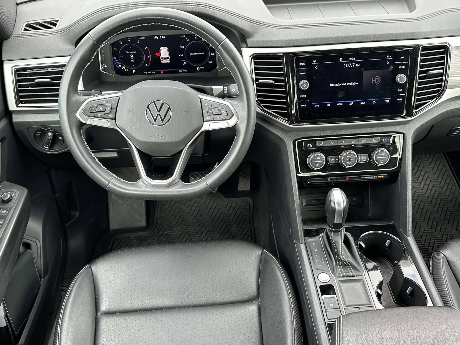 Used 2023 Volkswagen Atlas Cross Sport SE w/ Panoramic Sunroof Package image 9