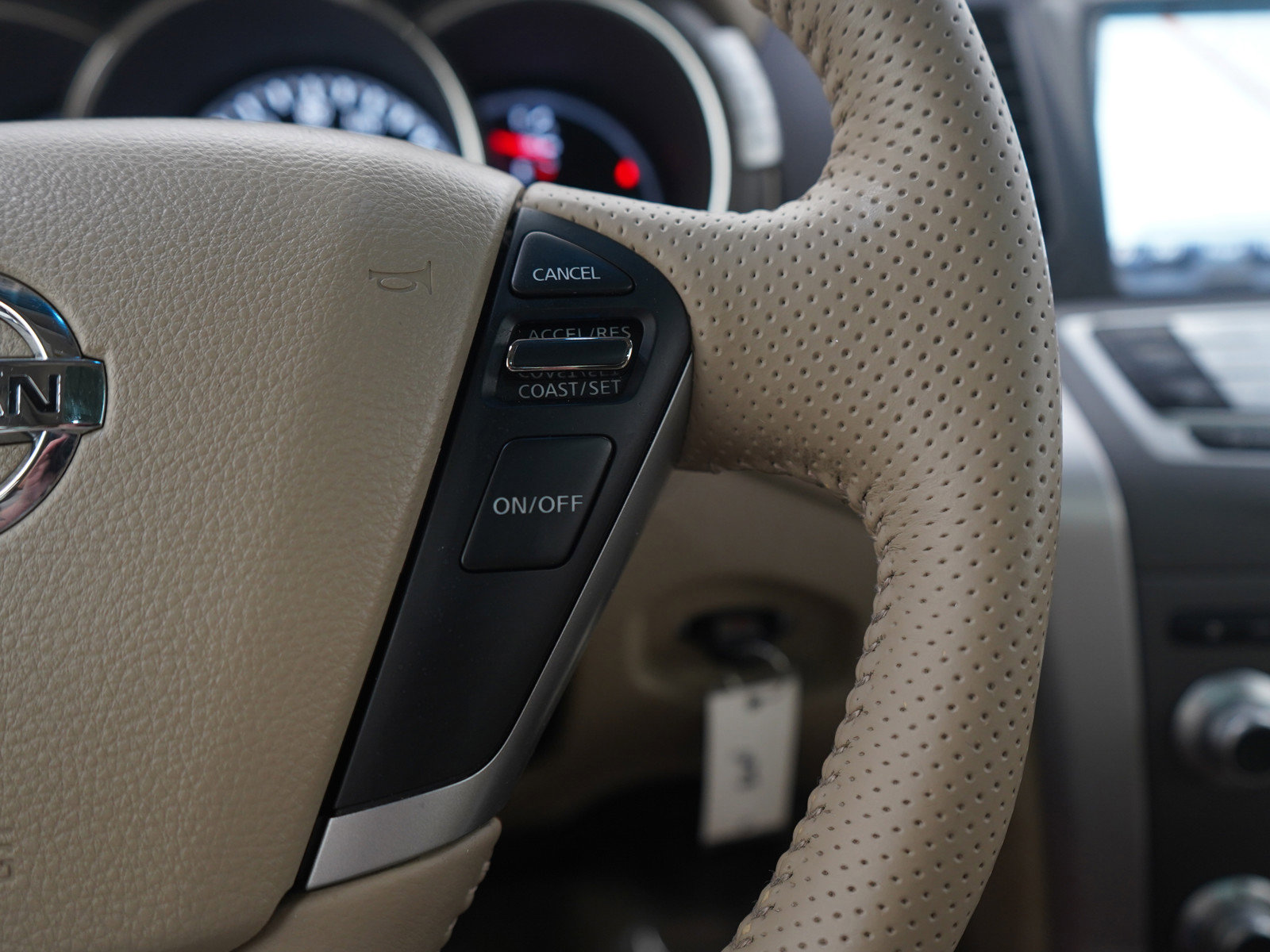 Used 2014 Nissan Murano LE w/ Platinum Edition Package AWD/4WD image 25
