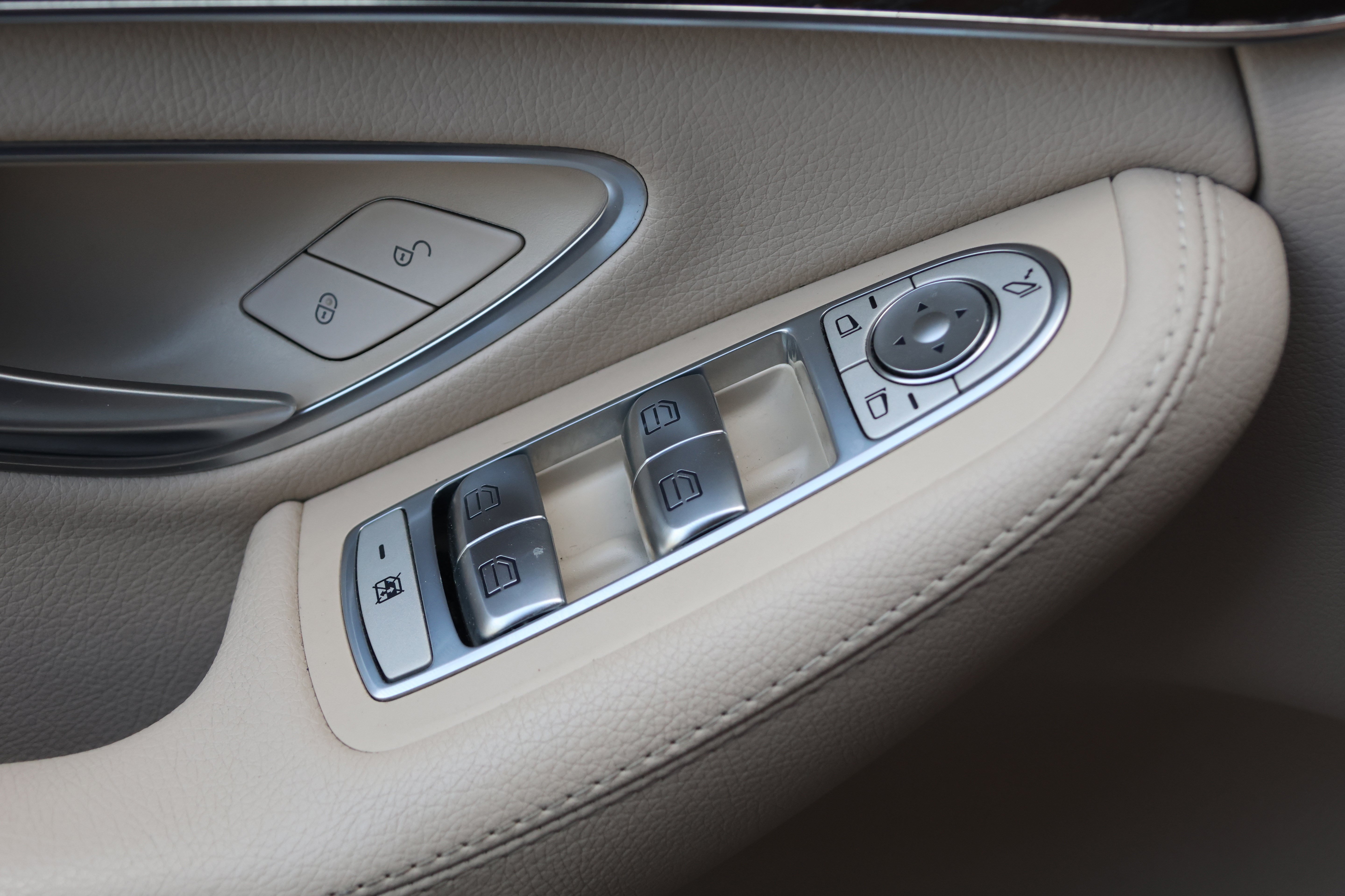 Used 2019 Mercedes-Benz C 300 Sedan image 14