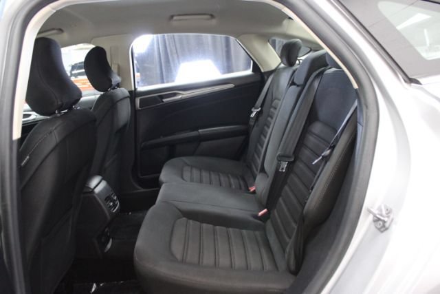 Used 2018 Ford Fusion SE FWD image 22
