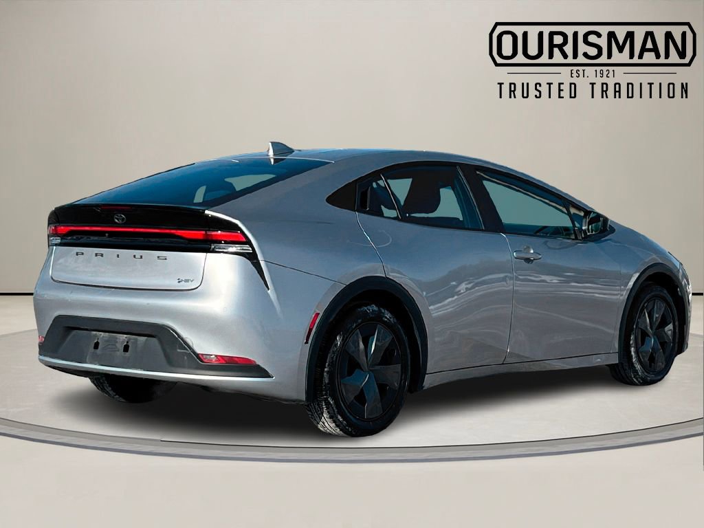 Used 2024 Toyota Prius LE image 5
