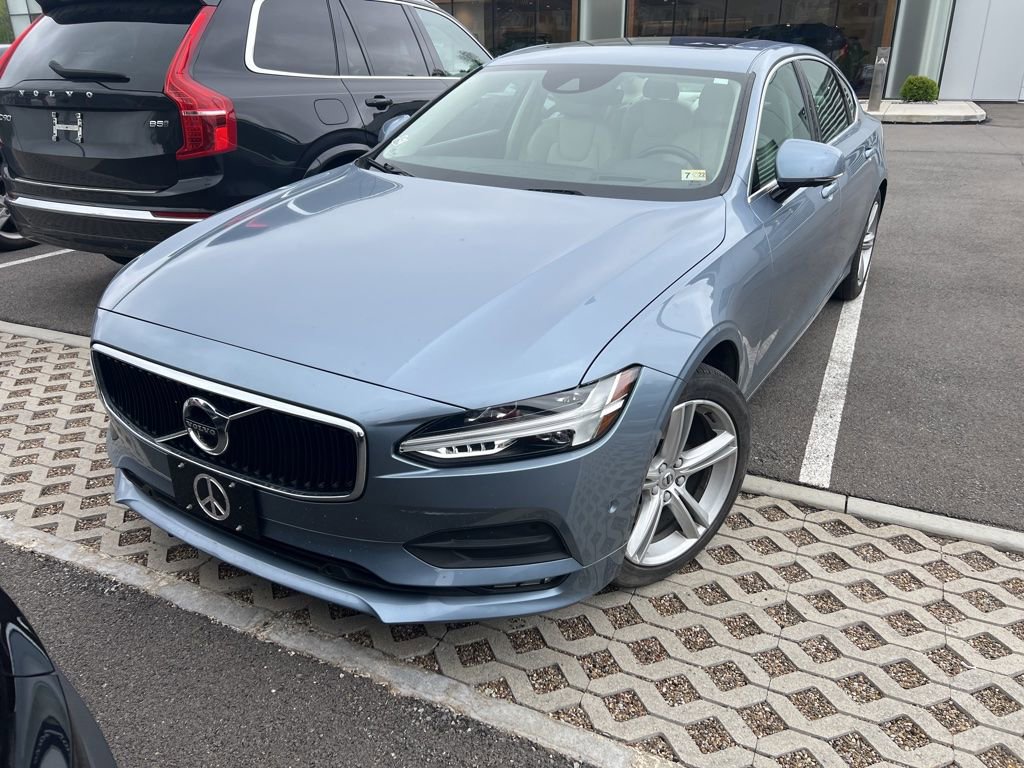 Used 2018 Volvo S90 T5 Momentum w/ Convenience Package FWD image 1