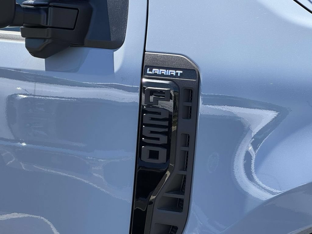 New 2026 Ford F250 Lariat w/ Black Appearance Package AWD/4WD image 2