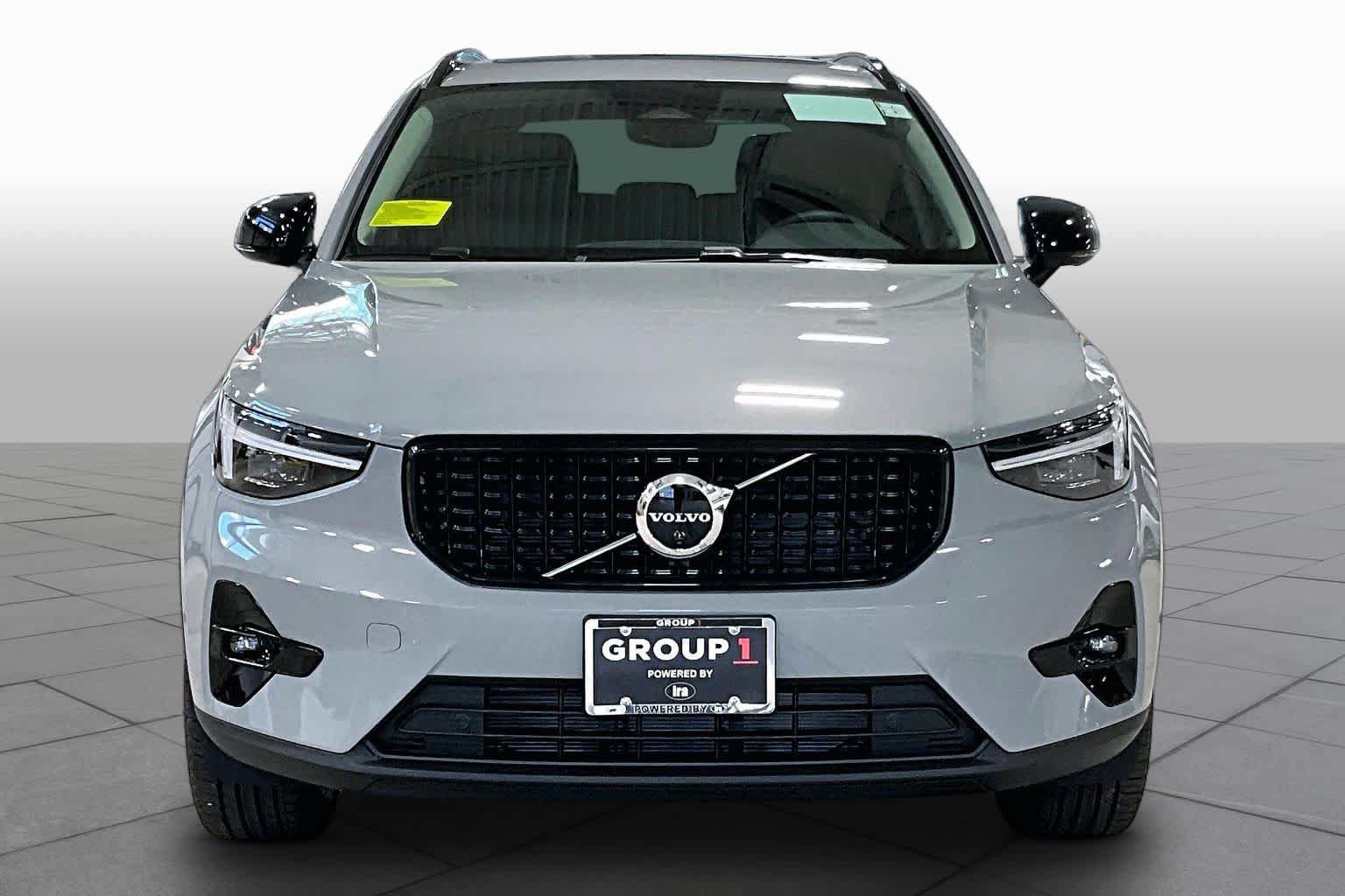 New 2026 Volvo XC40 B5 Plus w/ Protection Package Premier AWD/4WD image 2