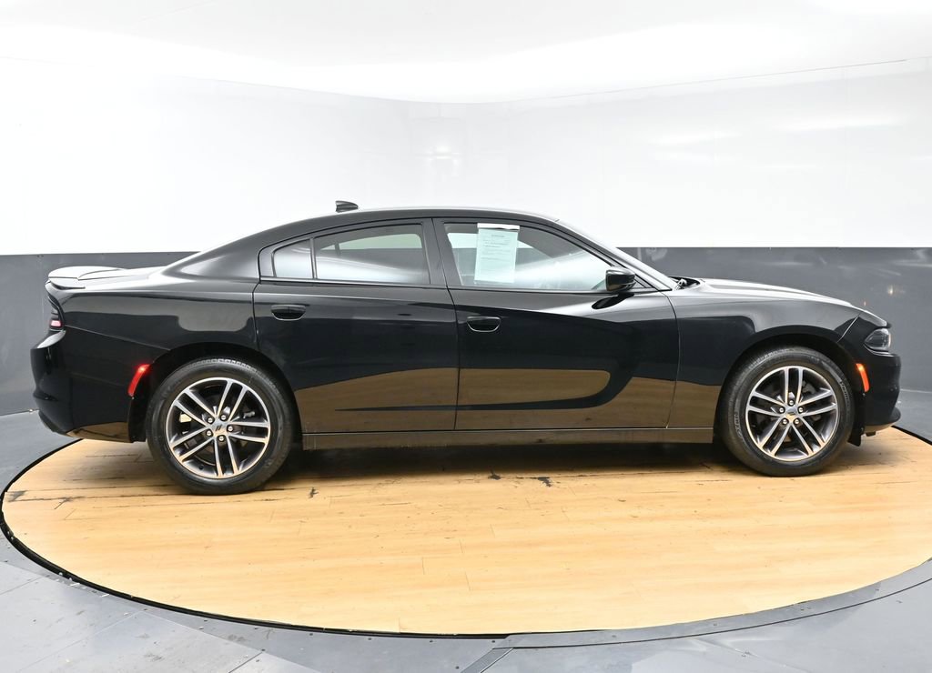 Used 2019 Dodge Charger SXT image 8