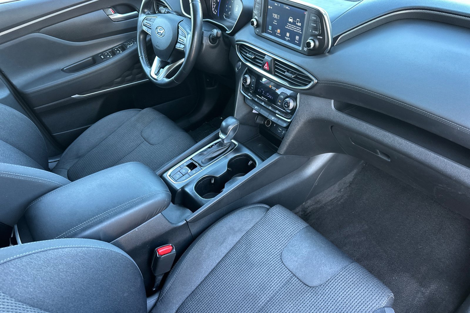 Used 2020 Hyundai Santa Fe SEL w/ Convenience Package image 17