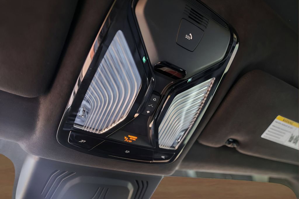 Used 2021 BMW X5 M w/ Executive Package image 23