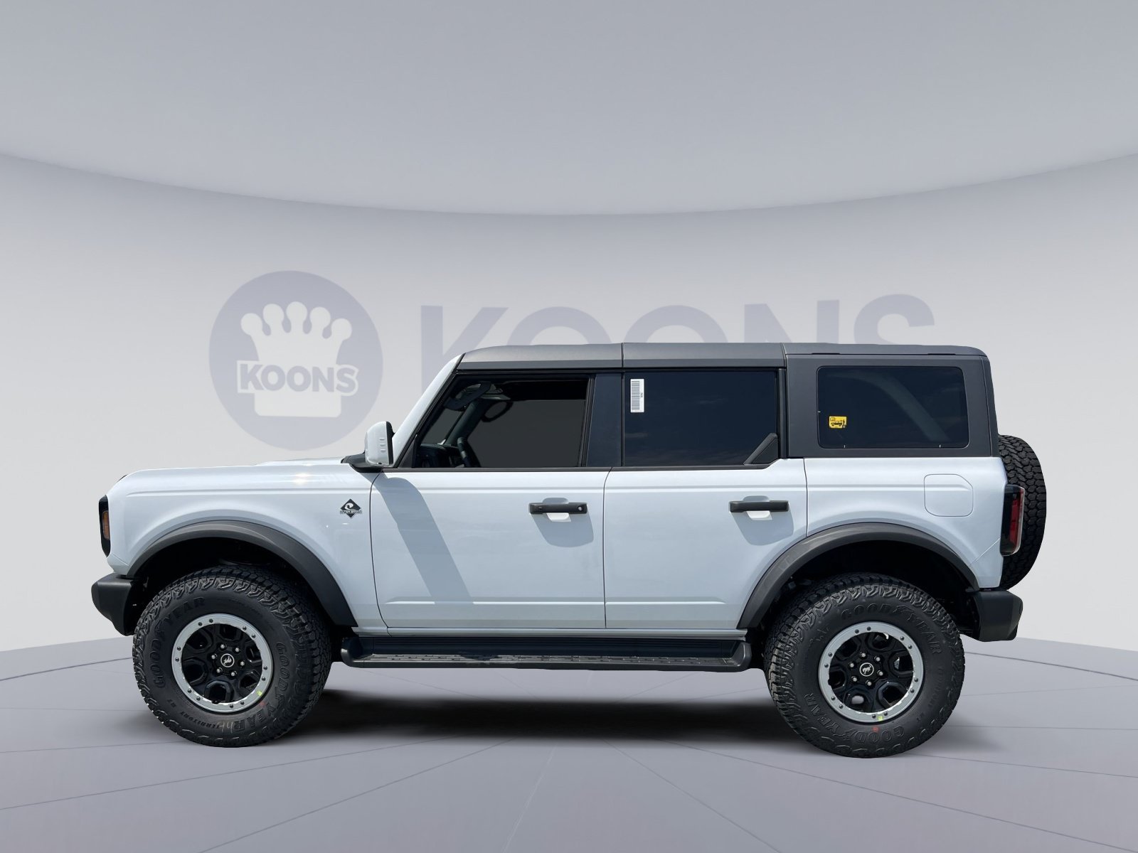 New 2026 Ford Bronco Outer Banks w/ Sasquatch Package AWD/4WD image 2