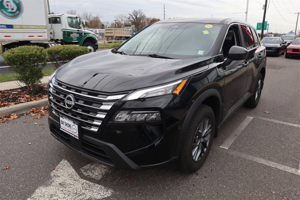 Certified 2025 Nissan Rogue S image 9