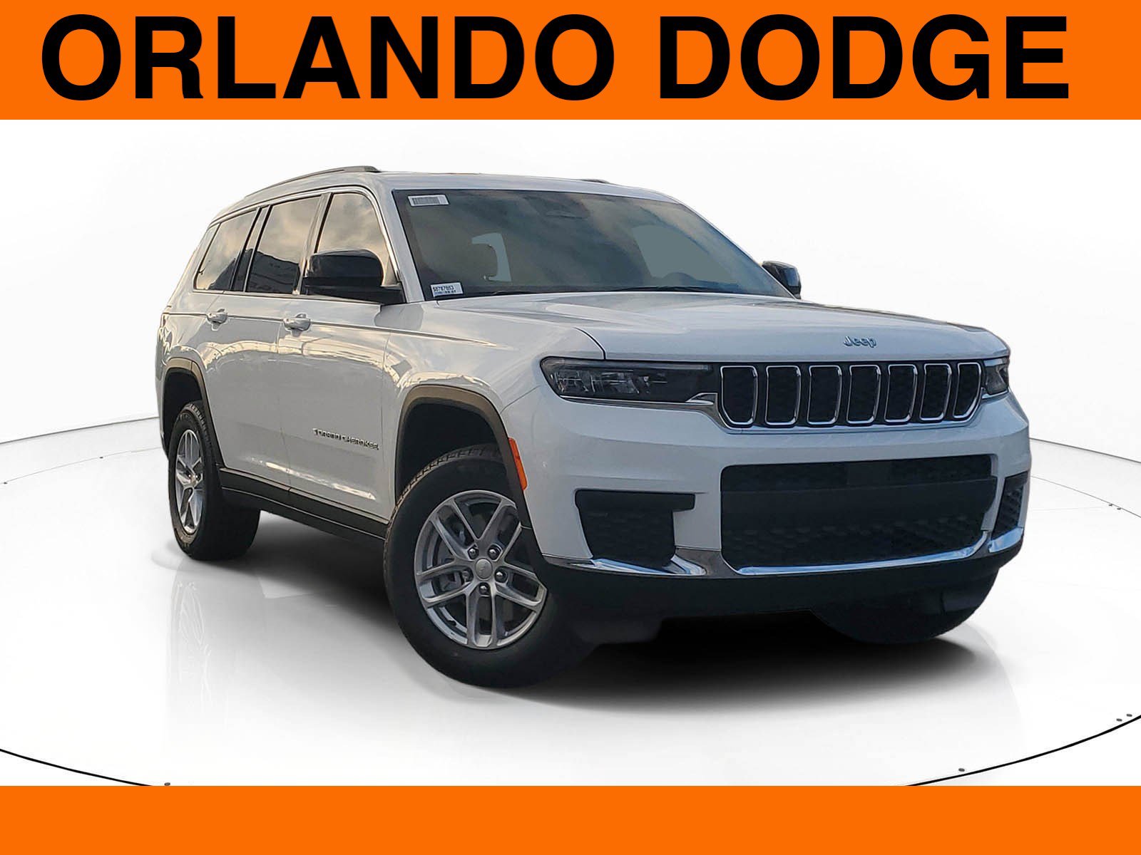 New 2025 Jeep Grand Cherokee L Laredo image 1